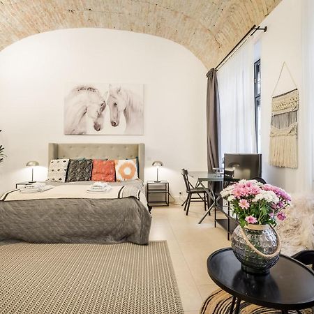 Urban Stable Luxury Apartments Budapest Ngoại thất bức ảnh