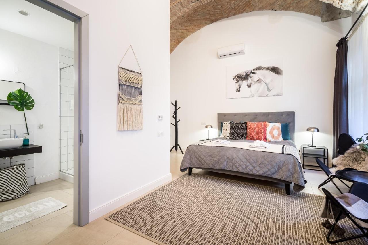 Urban Stable Luxury Apartments Budapest Ngoại thất bức ảnh
