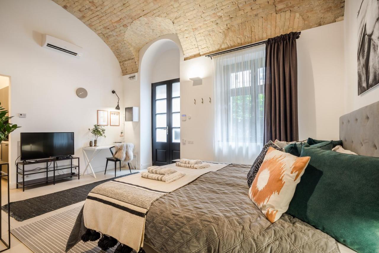 Urban Stable Luxury Apartments Budapest Ngoại thất bức ảnh
