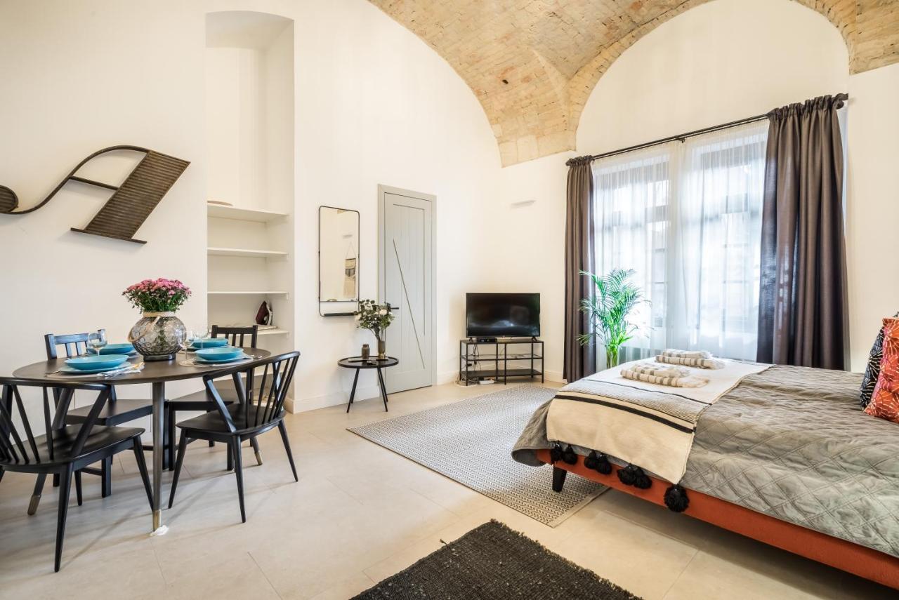 Urban Stable Luxury Apartments Budapest Ngoại thất bức ảnh