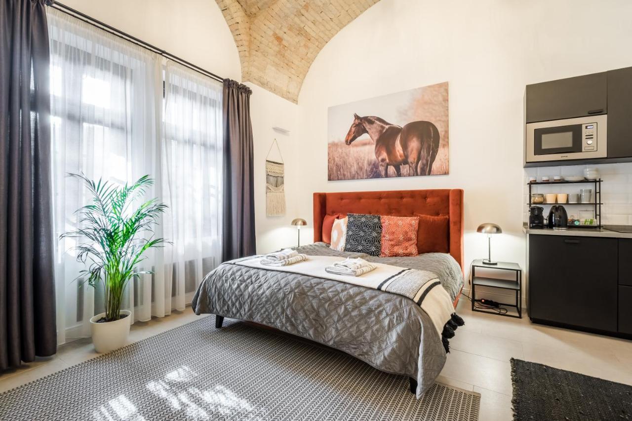 Urban Stable Luxury Apartments Budapest Ngoại thất bức ảnh
