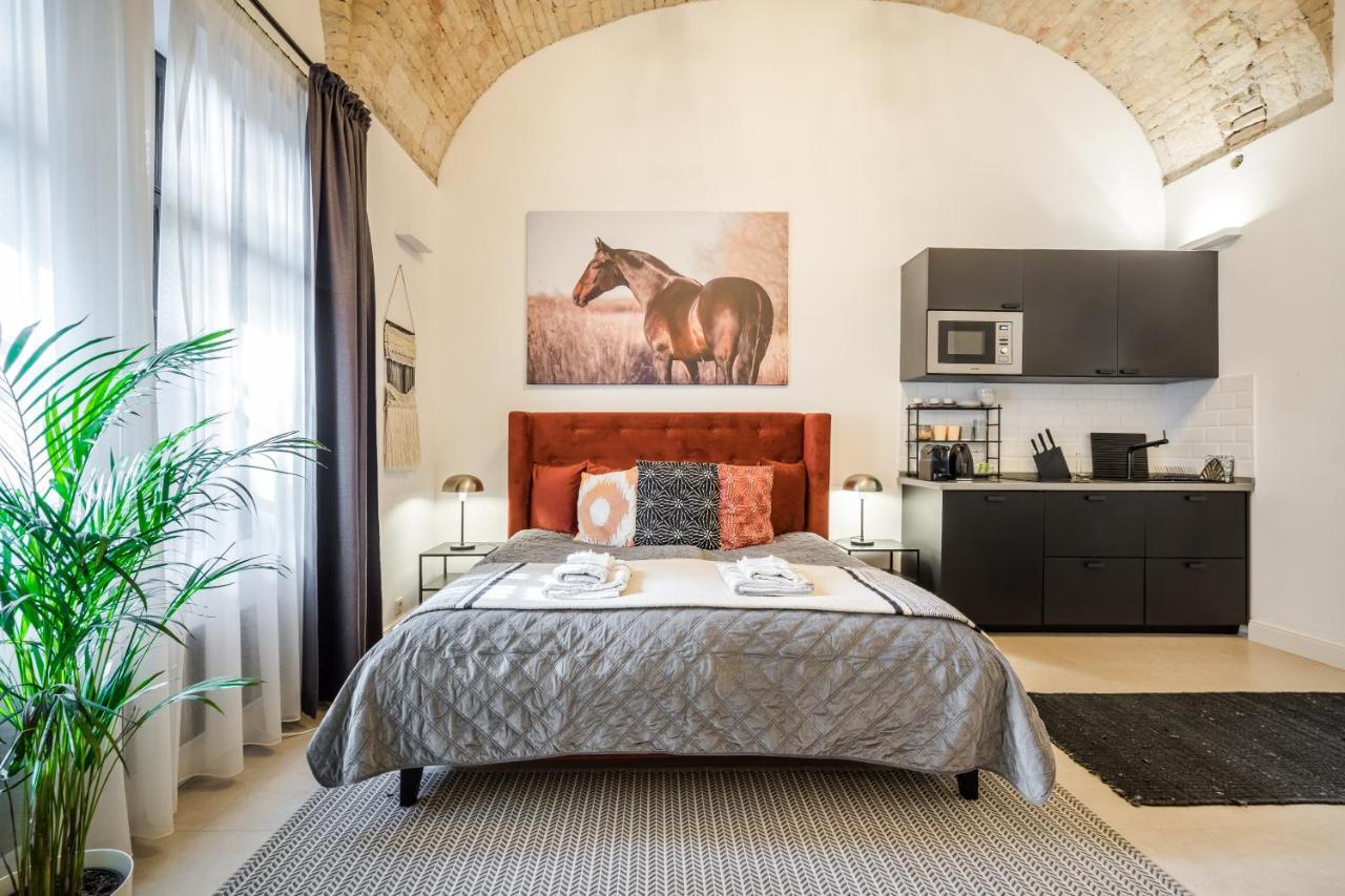Urban Stable Luxury Apartments Budapest Ngoại thất bức ảnh