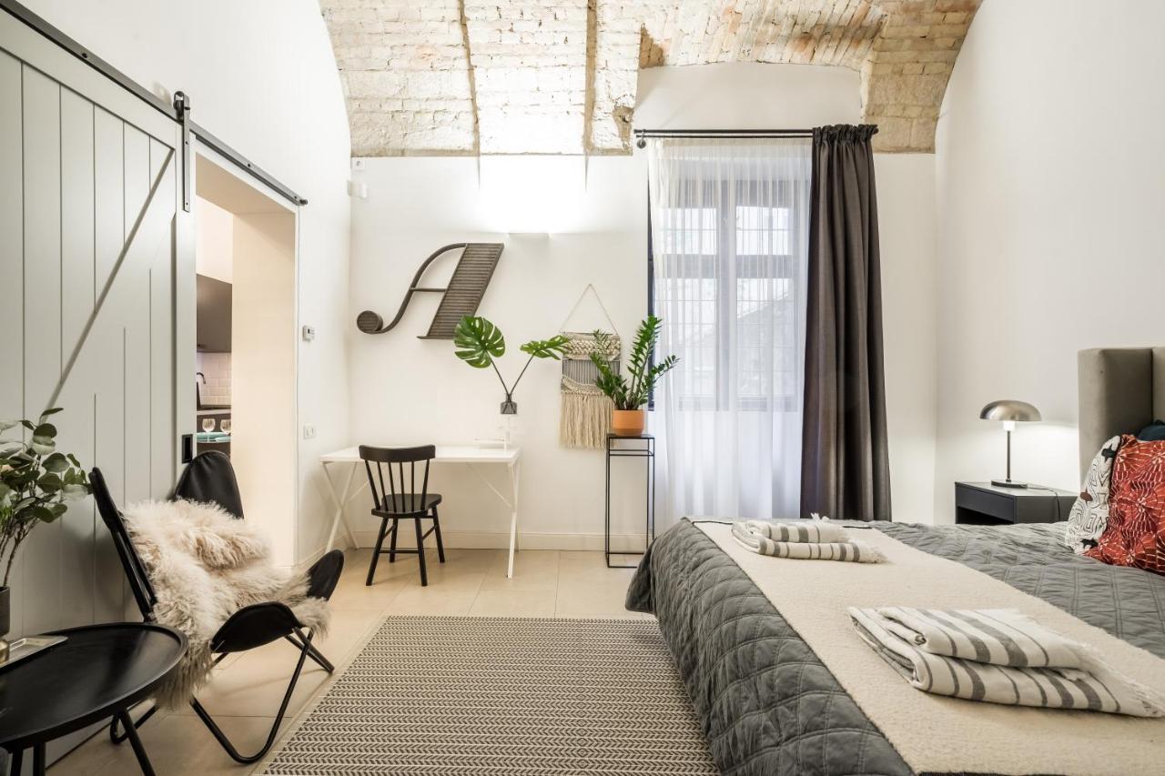 Urban Stable Luxury Apartments Budapest Ngoại thất bức ảnh