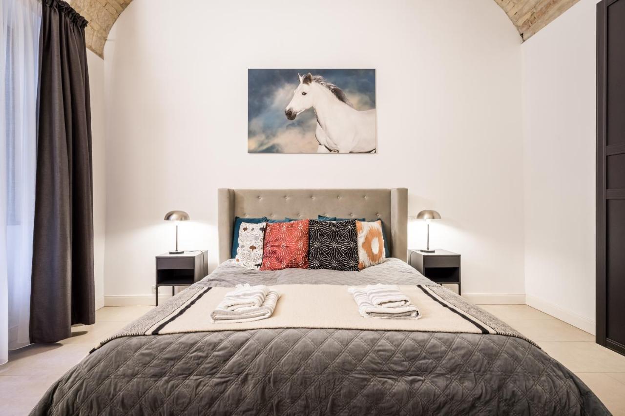Urban Stable Luxury Apartments Budapest Ngoại thất bức ảnh