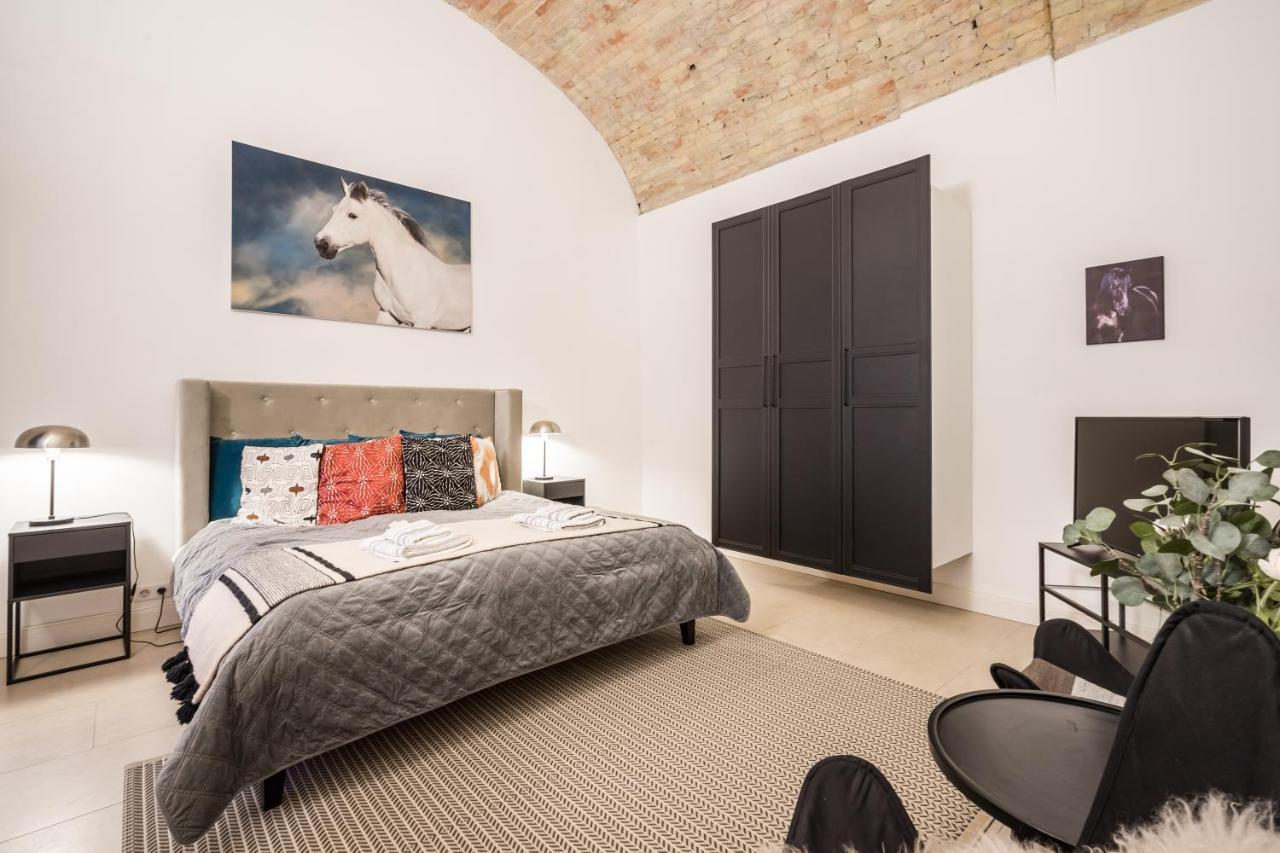 Urban Stable Luxury Apartments Budapest Ngoại thất bức ảnh