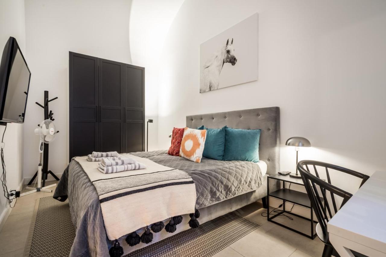 Urban Stable Luxury Apartments Budapest Ngoại thất bức ảnh
